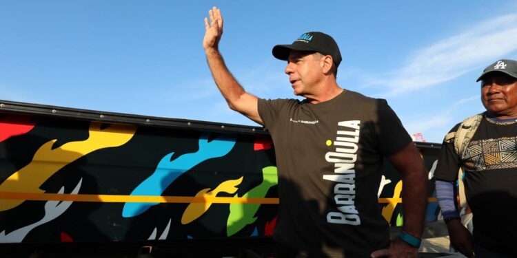 Dignificamos labor de nuestros pescadores en Puerto Mocho: alcalde Char durante entrega de nuevas lanchas 