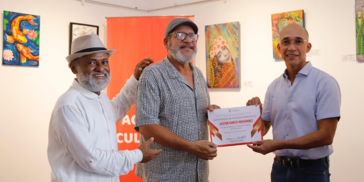 Gestores culturales del Atlántico se transforman en artistas plásticos con el taller ‘El arte es vida’