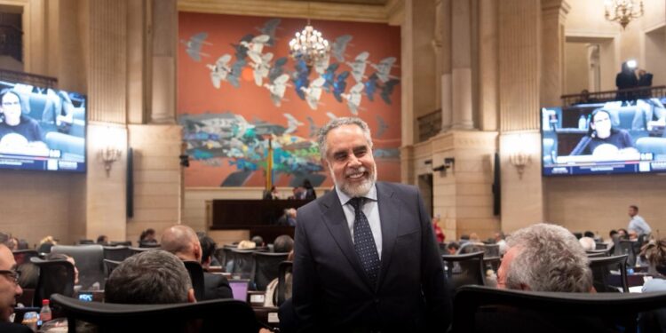Recargo nocturno desde las 7:00 p.m. entra en vigencia como derecho laboral