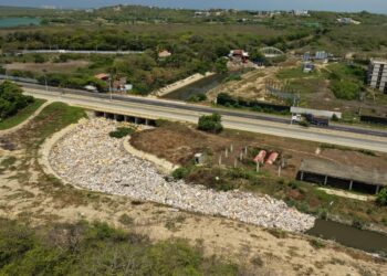 “Ser barranquillero también es cuidar y amar esta ciudad”: alcalde Char pide no arrojar basuras a las calles y arroyos 