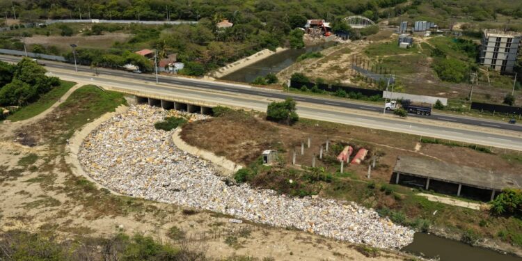 “Ser barranquillero también es cuidar y amar esta ciudad”: alcalde Char pide no arrojar basuras a las calles y arroyos 