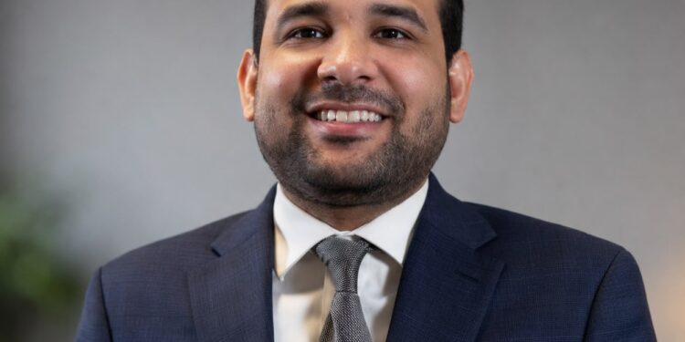 Abogado guajiro lleva su experiencia en derechos humanos al litigio migratorio en Estados Unidos